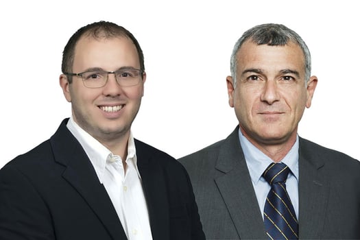 מימין: עוזי לוי, מבנה נדל״ן, צילום: עופר חן; איתי וקנין, סמנכ״ל כספים מבנה, צילום: רמי חכם